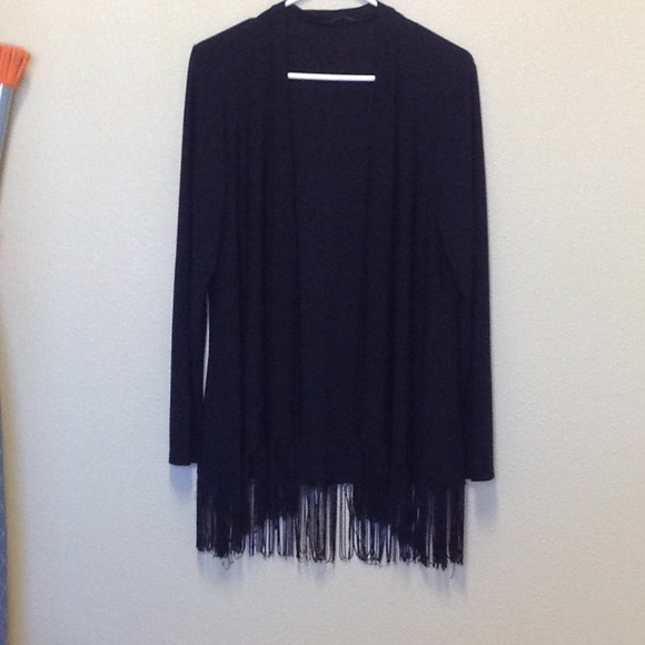 Shawl/jacket with fringe - Picture 2 of 2